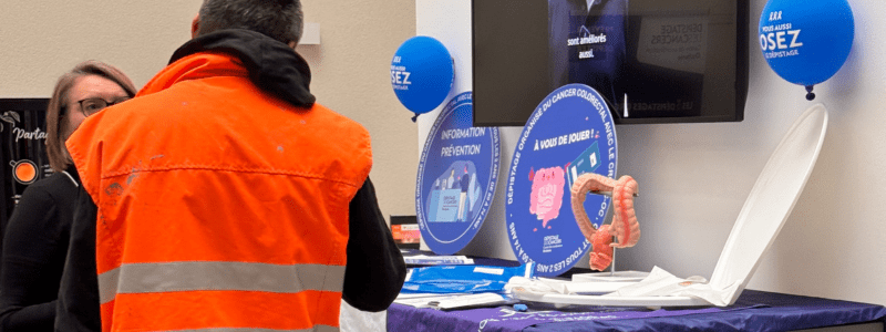 Copie de Noir Blanc Movember Sante Homme Prevention Post Instagram Retro 11 1 - - Mars Bleu : Un trône, un test, et pas de stress ! - PREVY Prévention & Santé au Travail